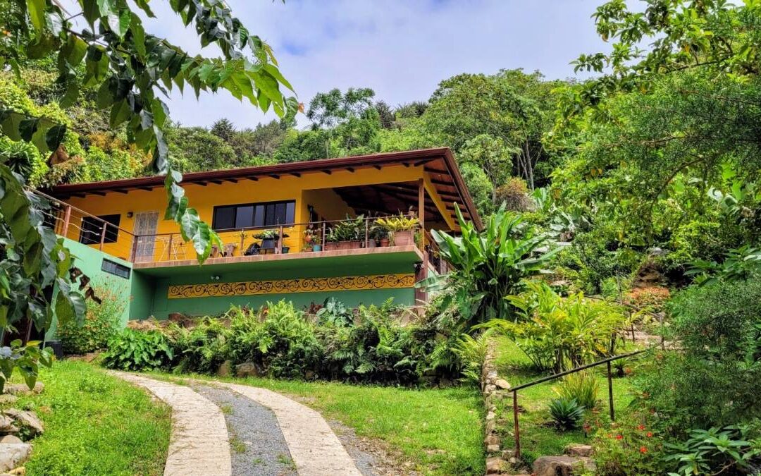 549,000 USD – 2 Bedroom 2 Bathroom Mountain Home + Guesthouse – #129