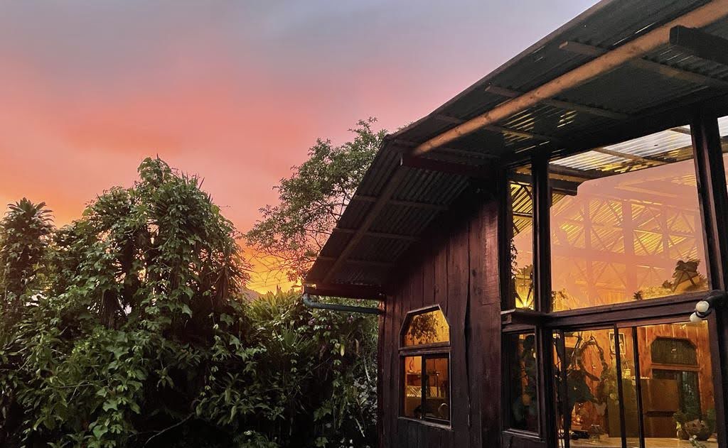 $499,000 – 5 Bedroom Riverfront Mountain Lodge in San Gerardo de Rivas #136